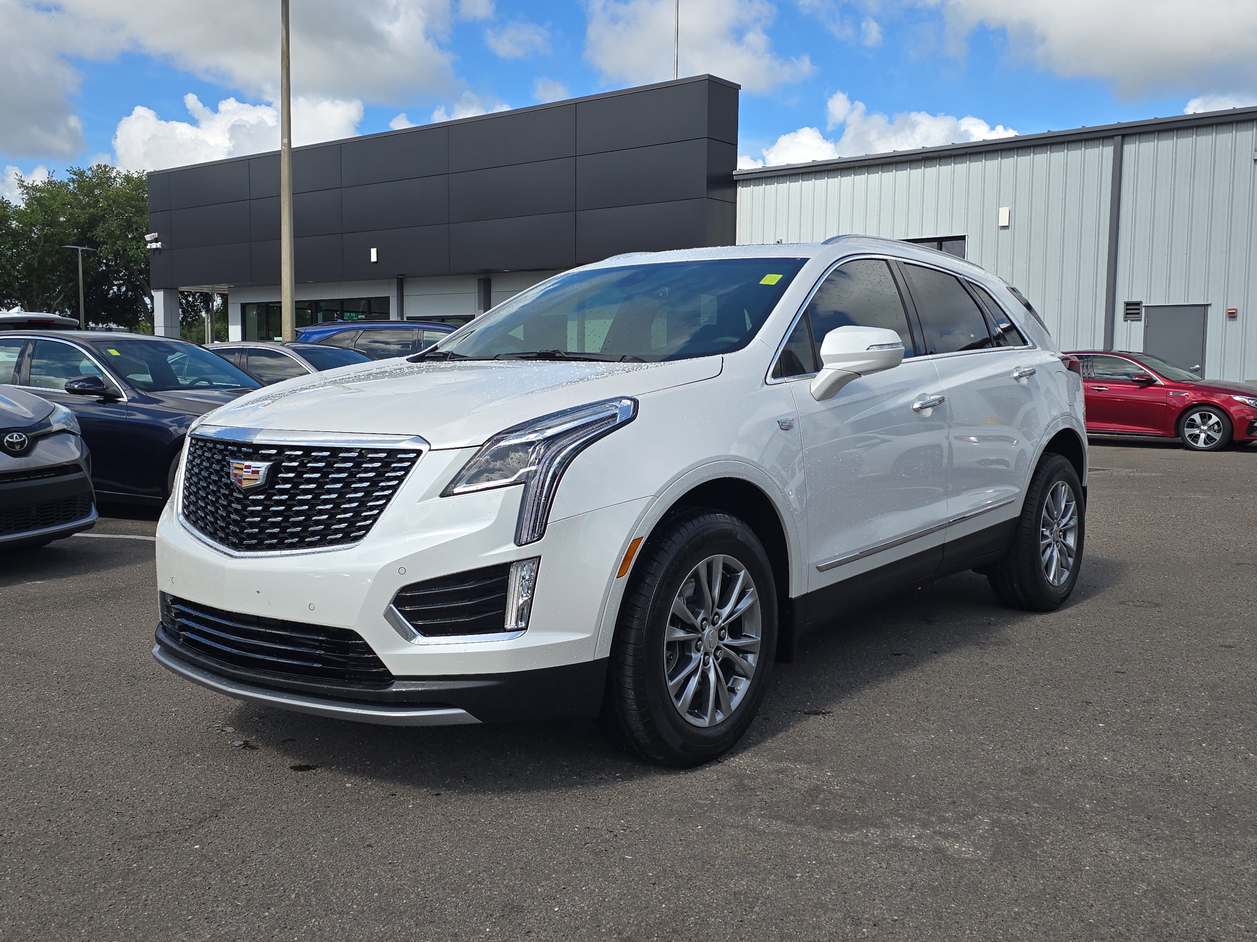Used 2022 Crystal White Tricoat Cadillac FWD Premium Luxury image 4