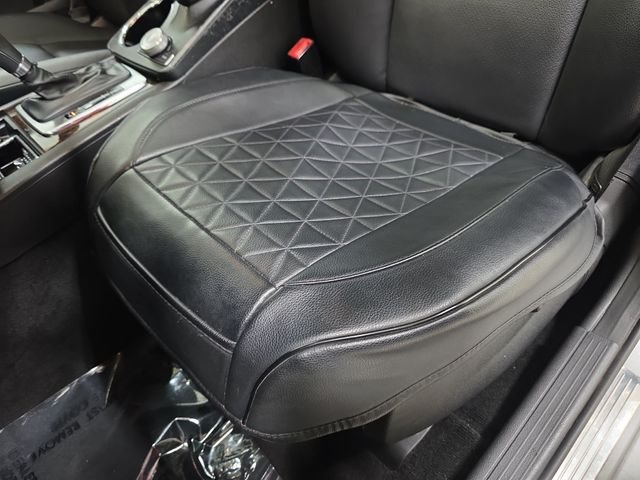 Used 2012 Gray Mercedes-Benz GLK 350 image 26
