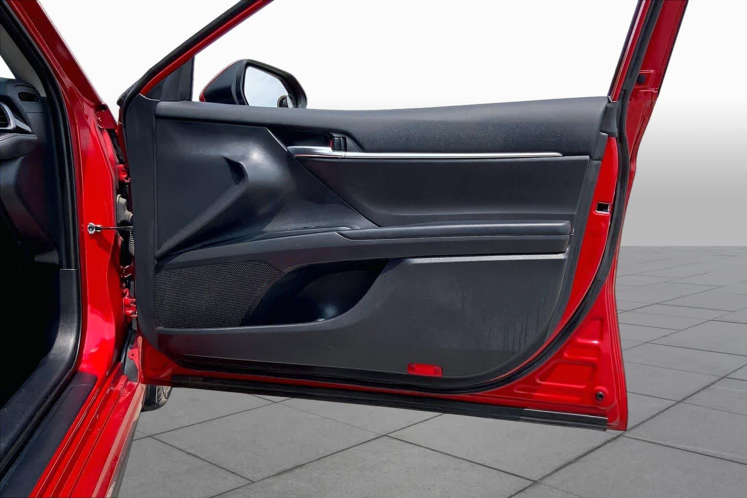 Used 2020 Supersonic Red Toyota SE image 22
