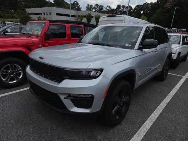 Used 2025 Silver Jeep Limited image 1