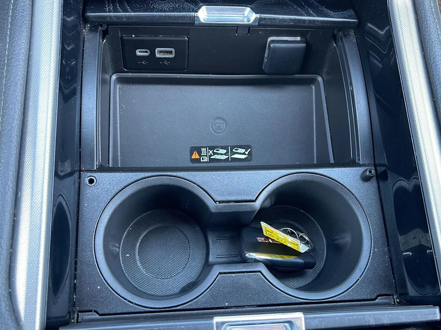 Used 2023 Onyx Black GMC Denali image 22