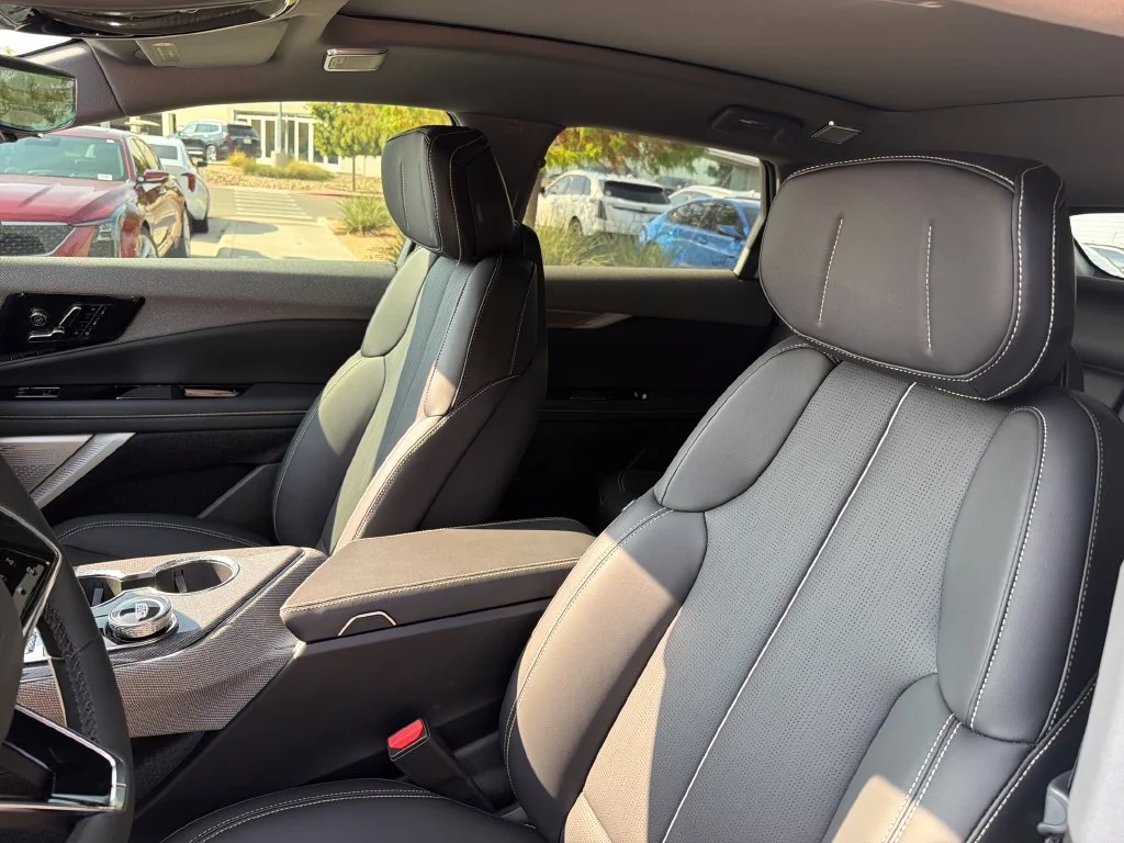 2027 Cadillac OPTIQ Premium Sport - Photo 22