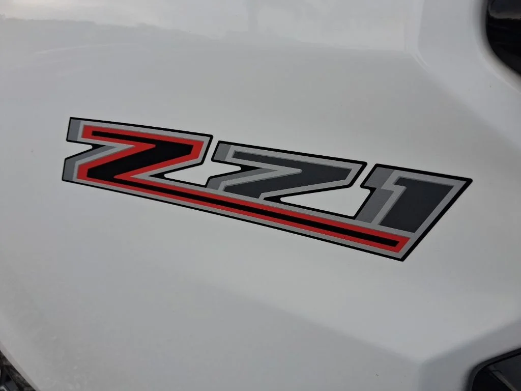 Used 2023 White Chevrolet Z71 image 9