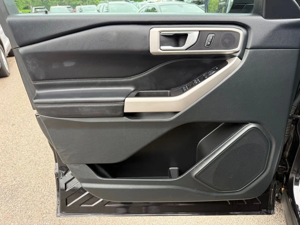 Used 2023 Black Ford XLT image 22