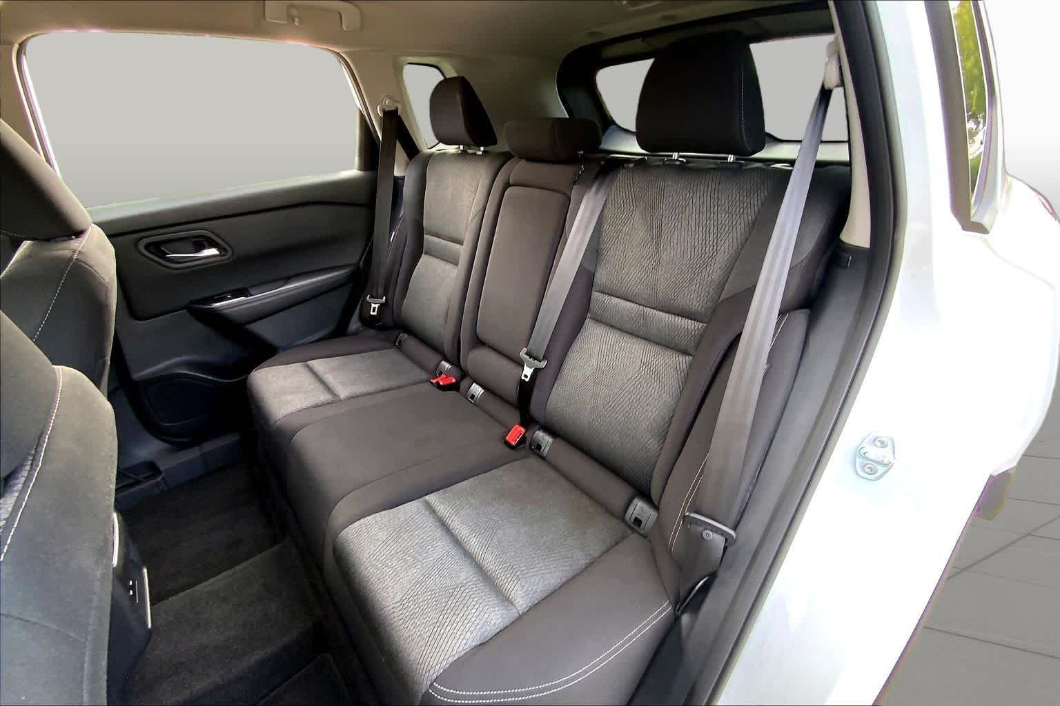 Used 2024 Everest White Pearl Nissan SV image 20