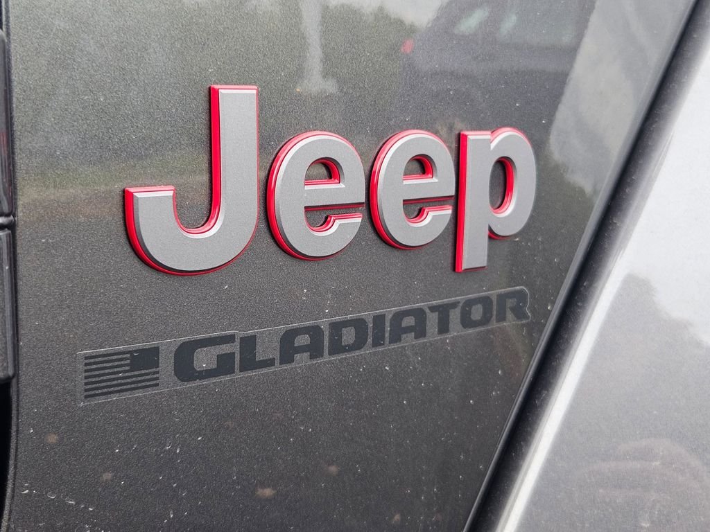 New 2026 Granite Crystal Metallic Clear-Coat Exterior Paint Jeep Rubicon X image 34