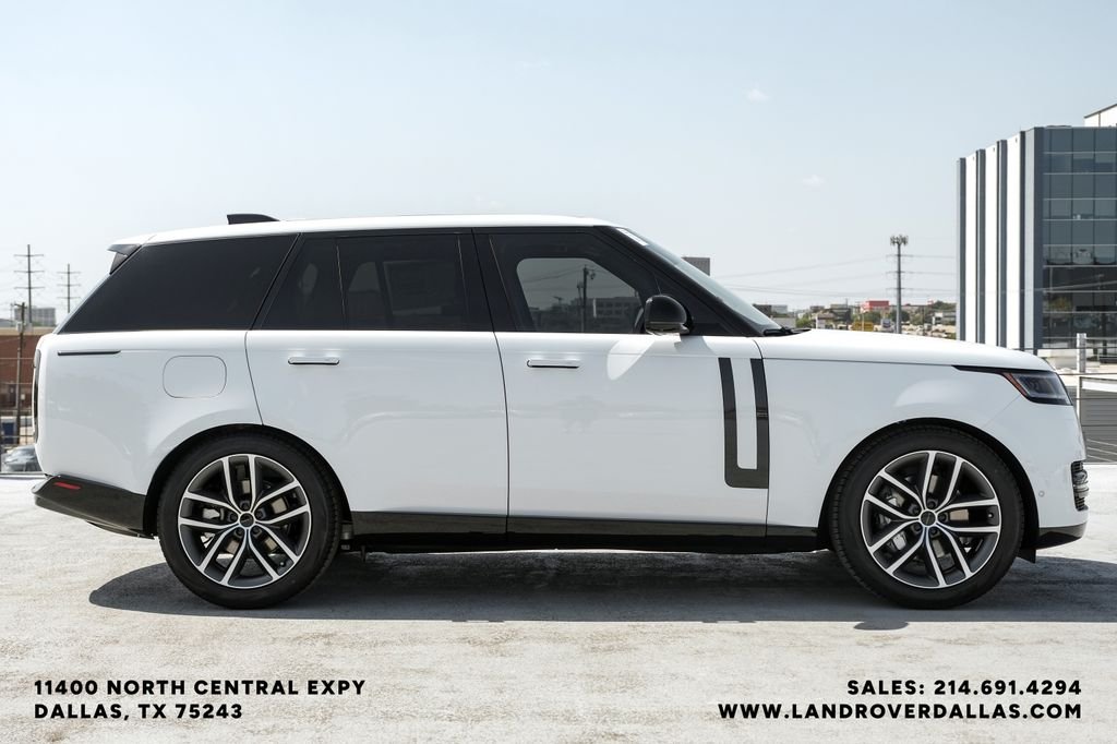 New 2026 Fuji White Land Rover SE image 5