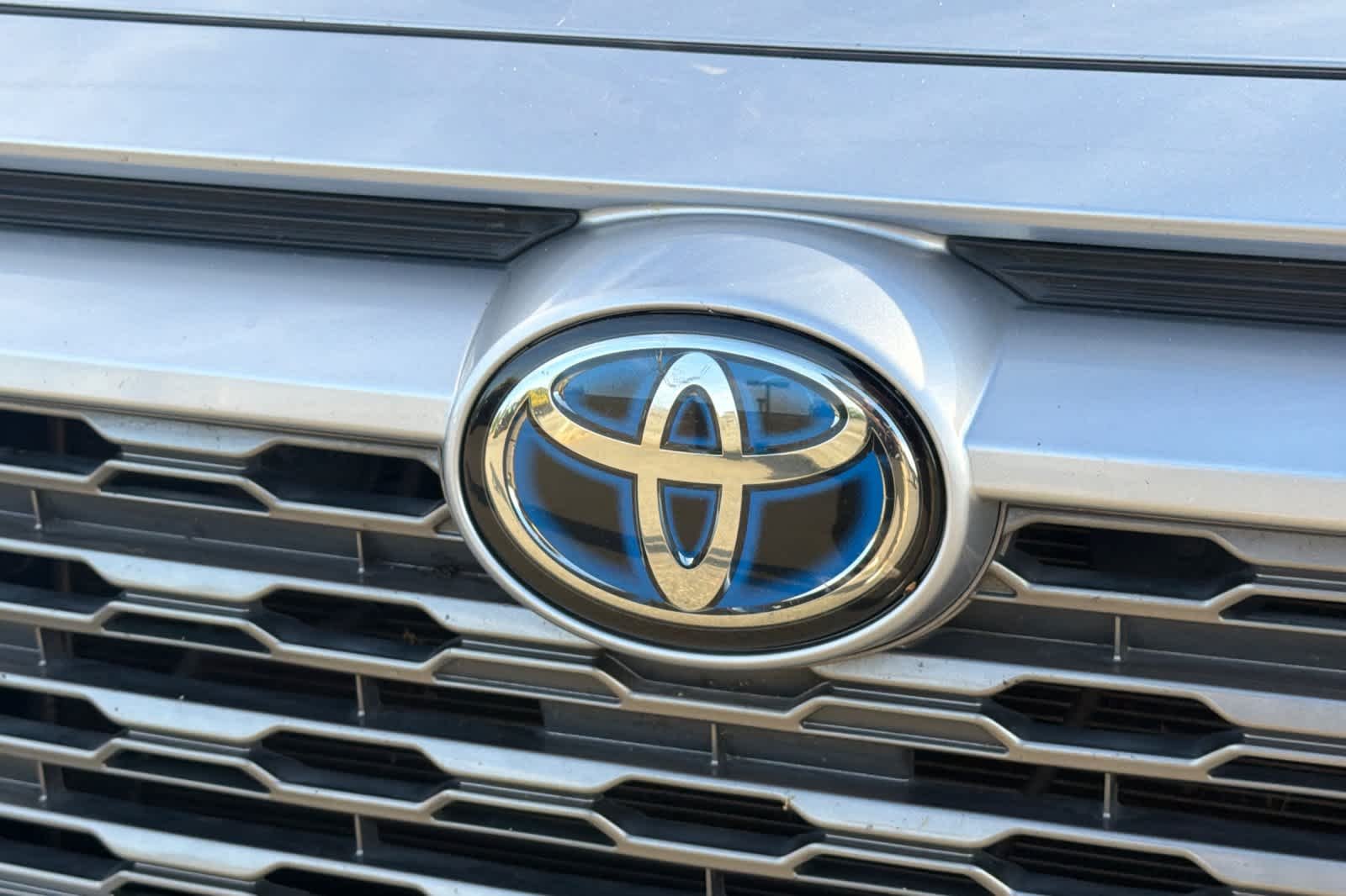 Used 2019 Silver Sky Metallic w/Black Roof Toyota Hybrid XSE image 10
