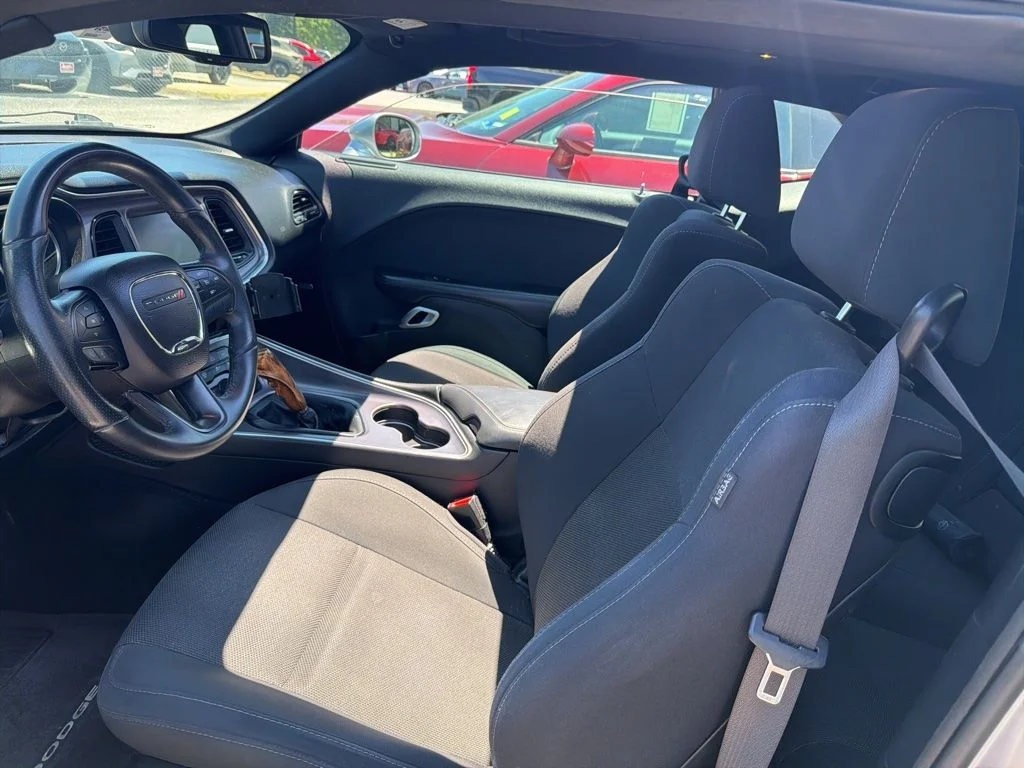 Used 2016 Silver Dodge R/T Shaker image 10