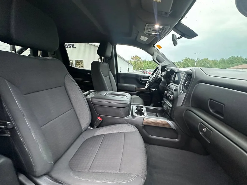 Used 2020 BLACK Chevrolet LT Trail Boss image 29