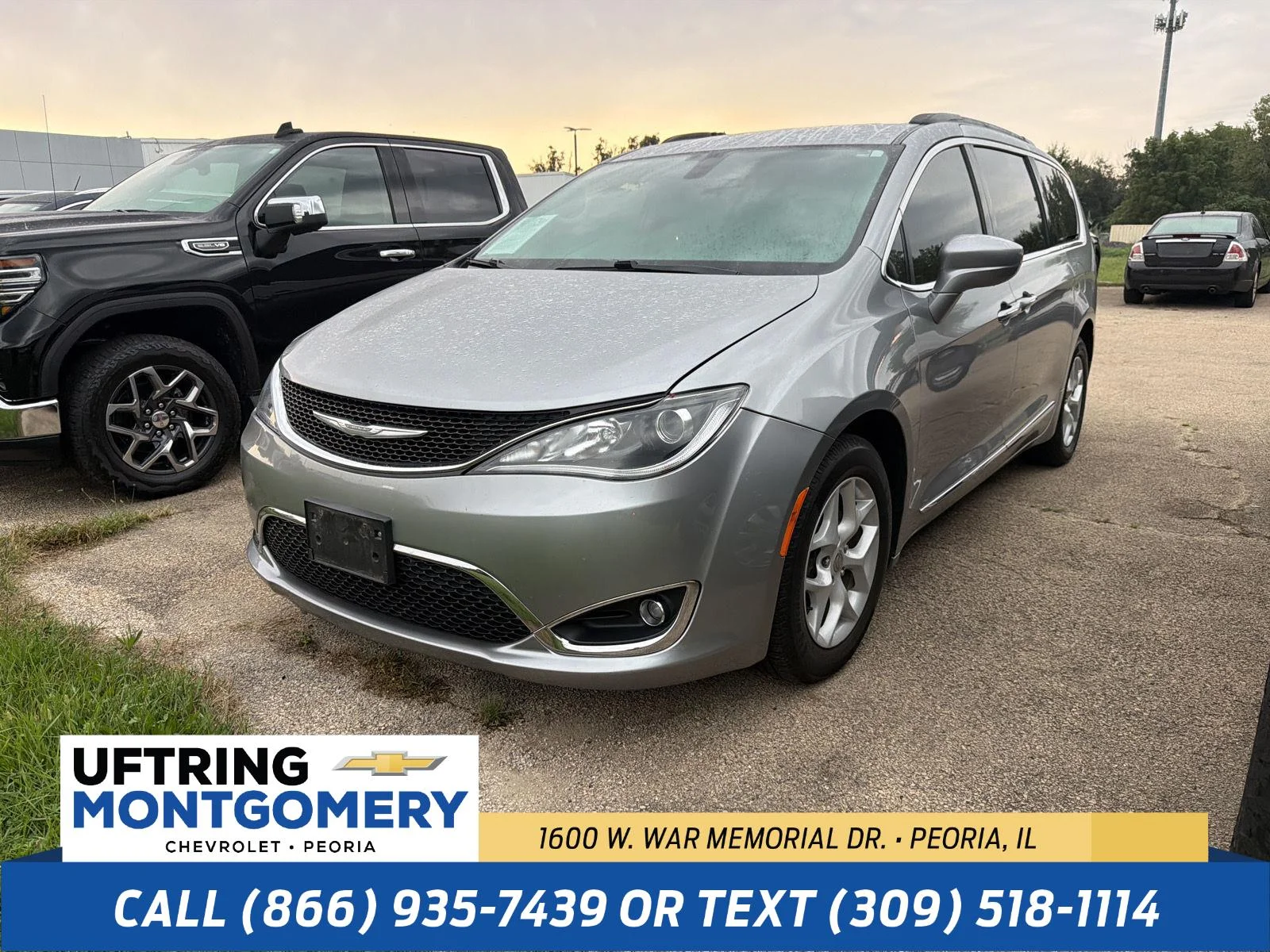 Used 2017 Silver Chrysler Touring-L image 1