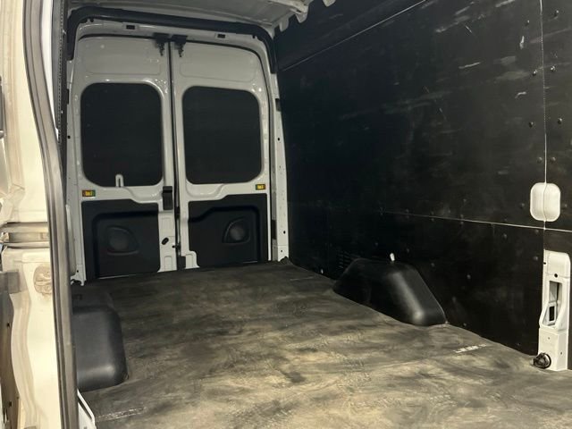 Used 2025 Oxford White Ford Base image 25