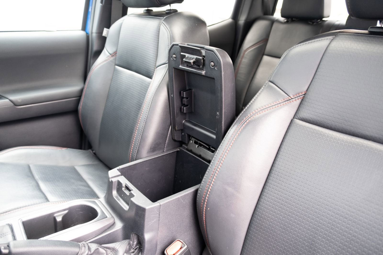 Used 2019  Toyota SR image 13