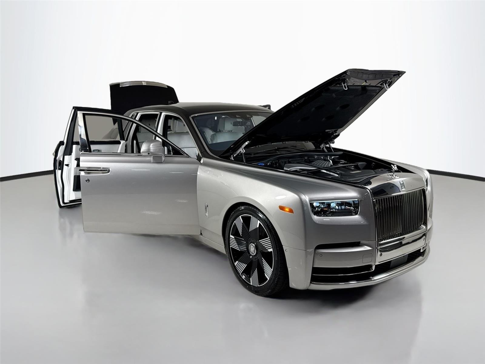 Used 2023  Rolls-Royce  image 53
