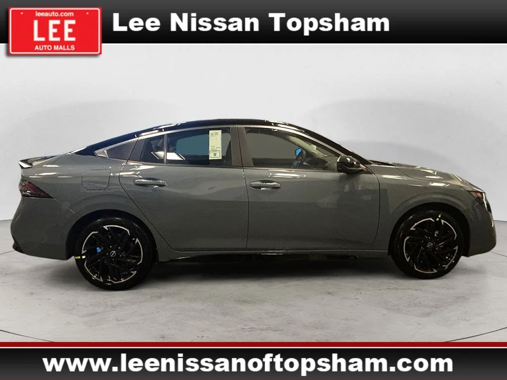 New 2026 Atlantic Gray Metallic/Super Black Nissan SR image 7