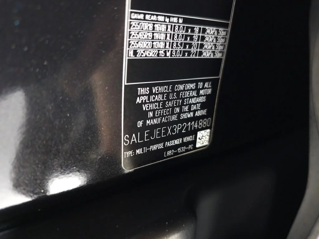 Used 2023 Black Land Rover S image 36