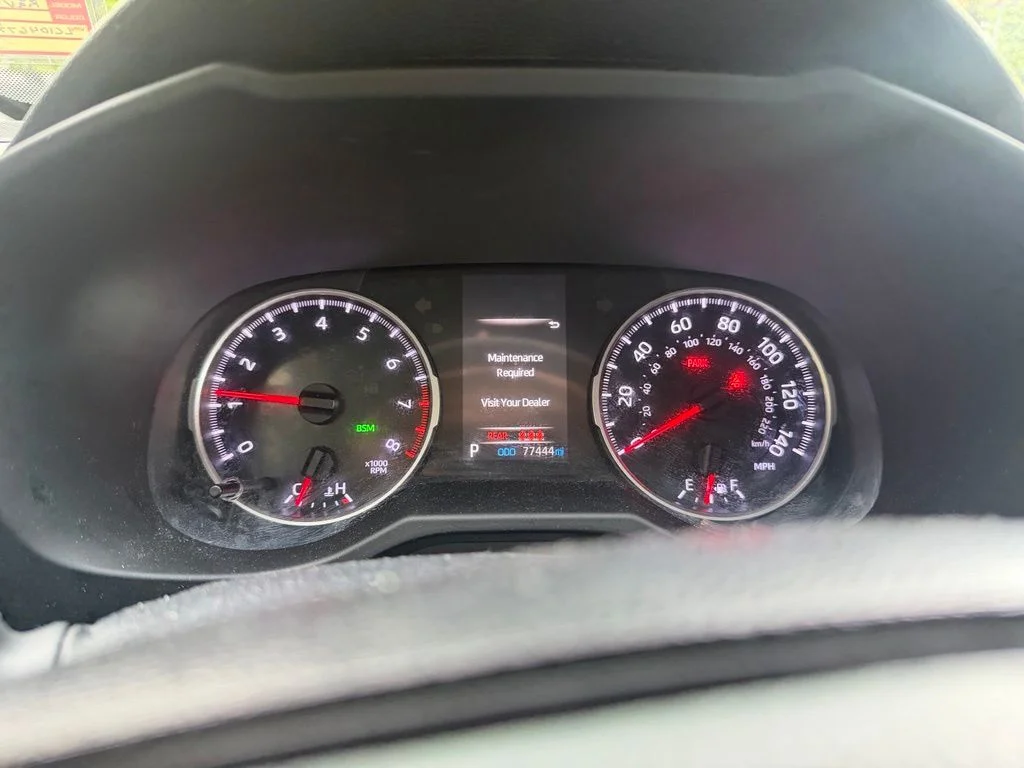 Used 2020 Magnetic Gray Metallic Toyota LE image 19