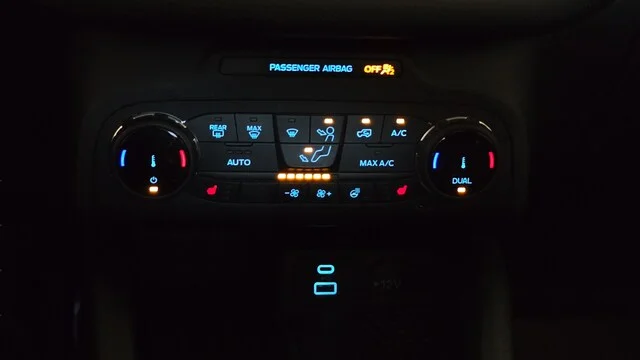 Used 2022 Blue Metallic Ford Outer Banks image 11