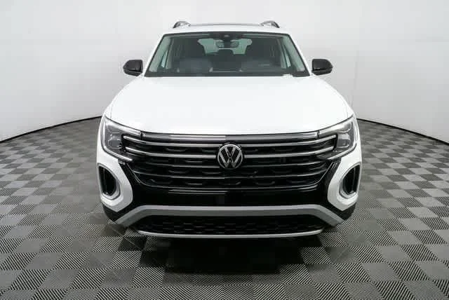 New 2026 Opal White Pearl Volkswagen 2.0T Peak Edition image 36
