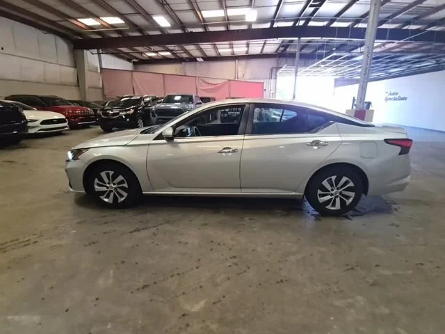 Used 2023 Silver Nissan 2.5 S image 1