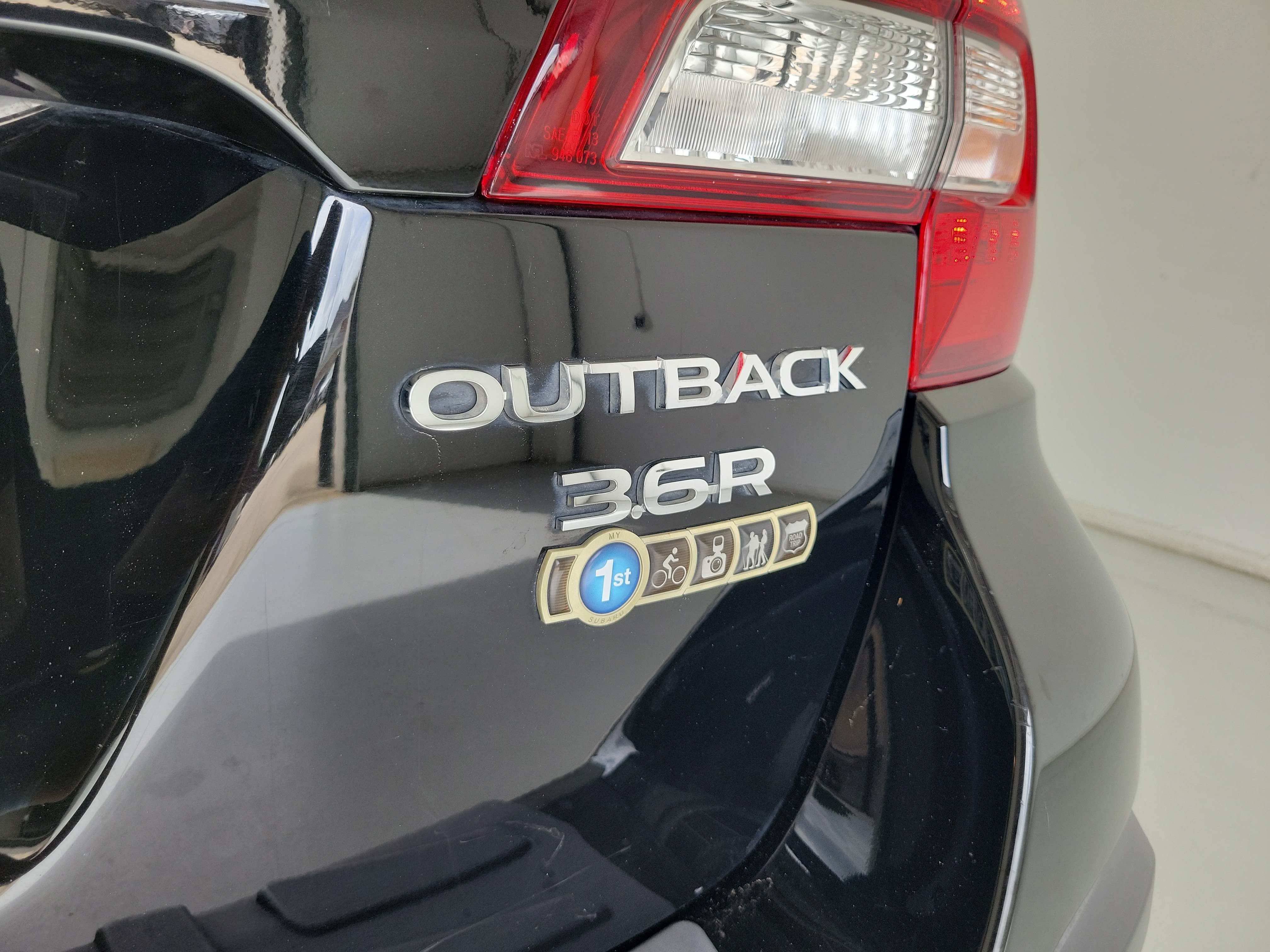 Used 2018 Crystal Black Pearl Subaru 3.6R image 8