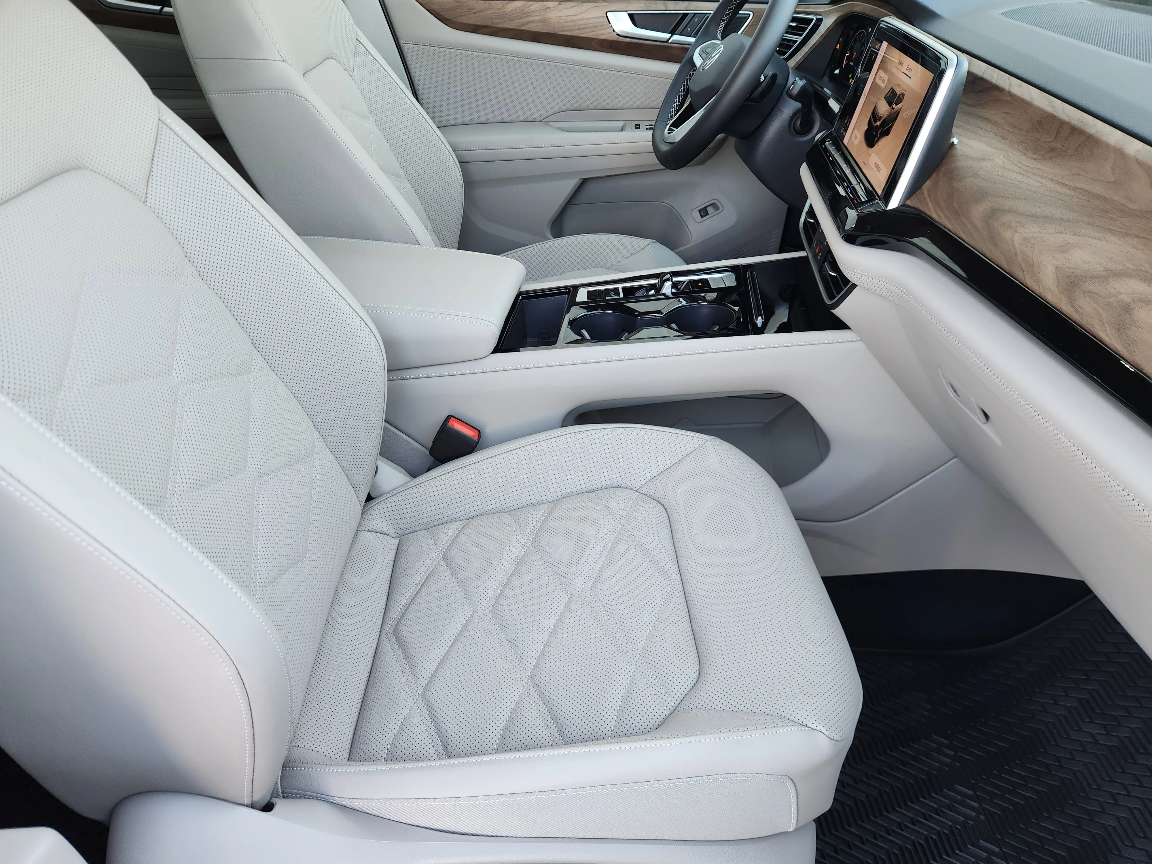 2026 Volkswagen Atlas SE w/Tech - Photo 10