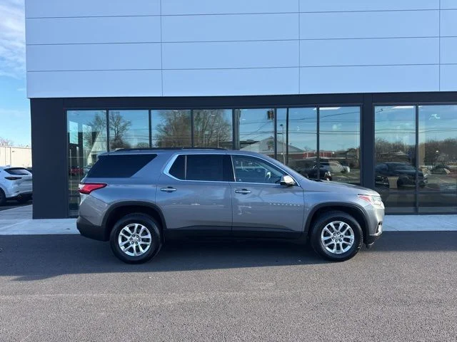 Used 2019 Chevrolet Traverse 1LT with VIN 1GNEVGKW5KJ103484 for sale in Seekonk, MA