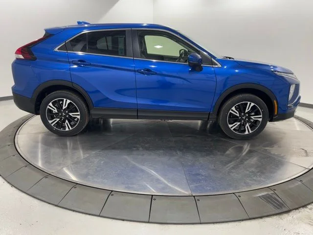New 2026 Lightning Blue Metallic Mitsubishi SE S-AWC image 6