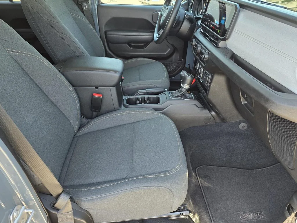 Used 2025 Anvil Clearcoat Jeep Nighthawk image 20