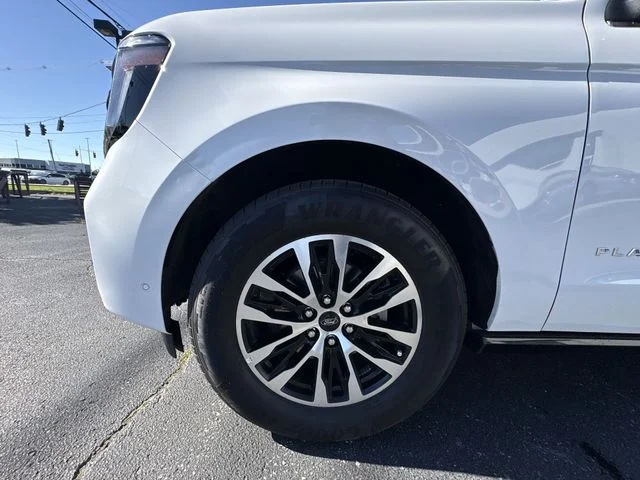Used 2025 White Ford Platinum image 18
