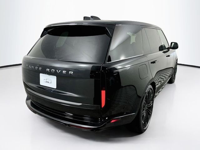 New 2027 Black Land Rover SE image 5