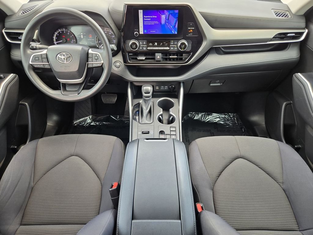 Used 2023 Silver Toyota L image 18