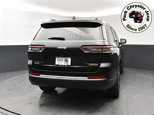 New 2026 Diamond Black Crystal Pearl-Coat Exterior Paint Jeep Limited image 5
