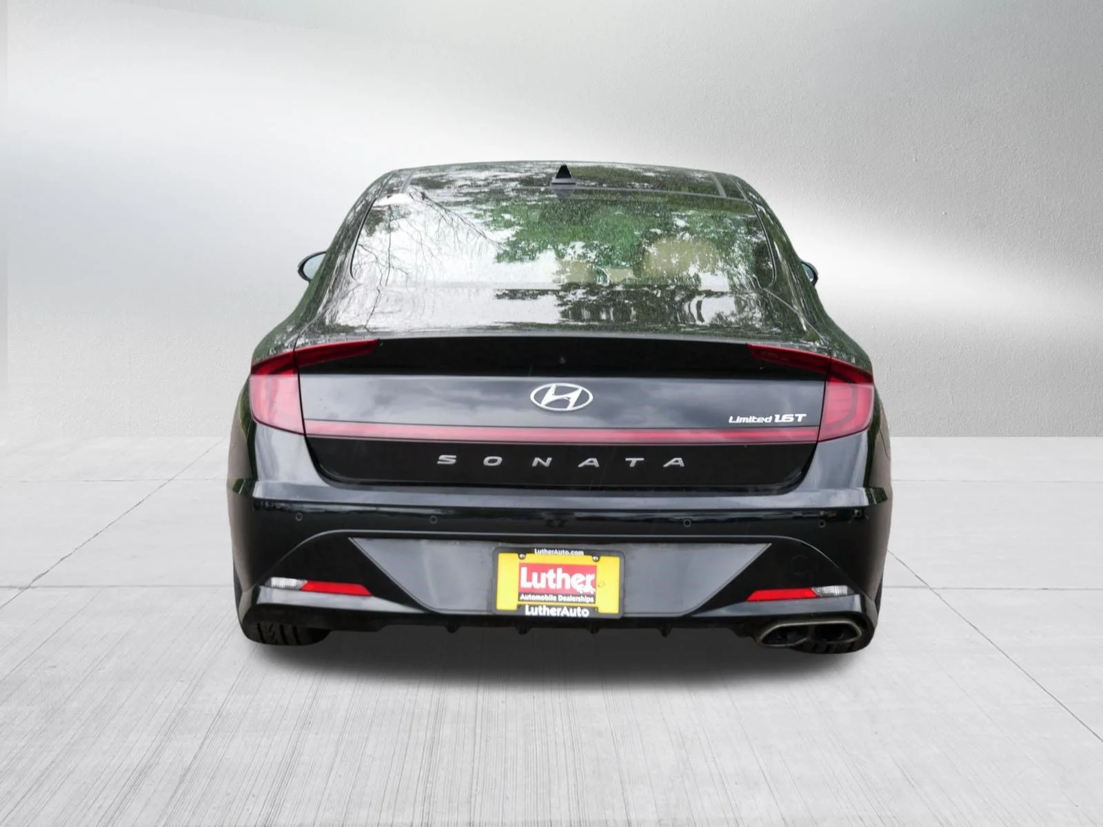 Used 2021 Phantom Black Hyundai Limited image 6