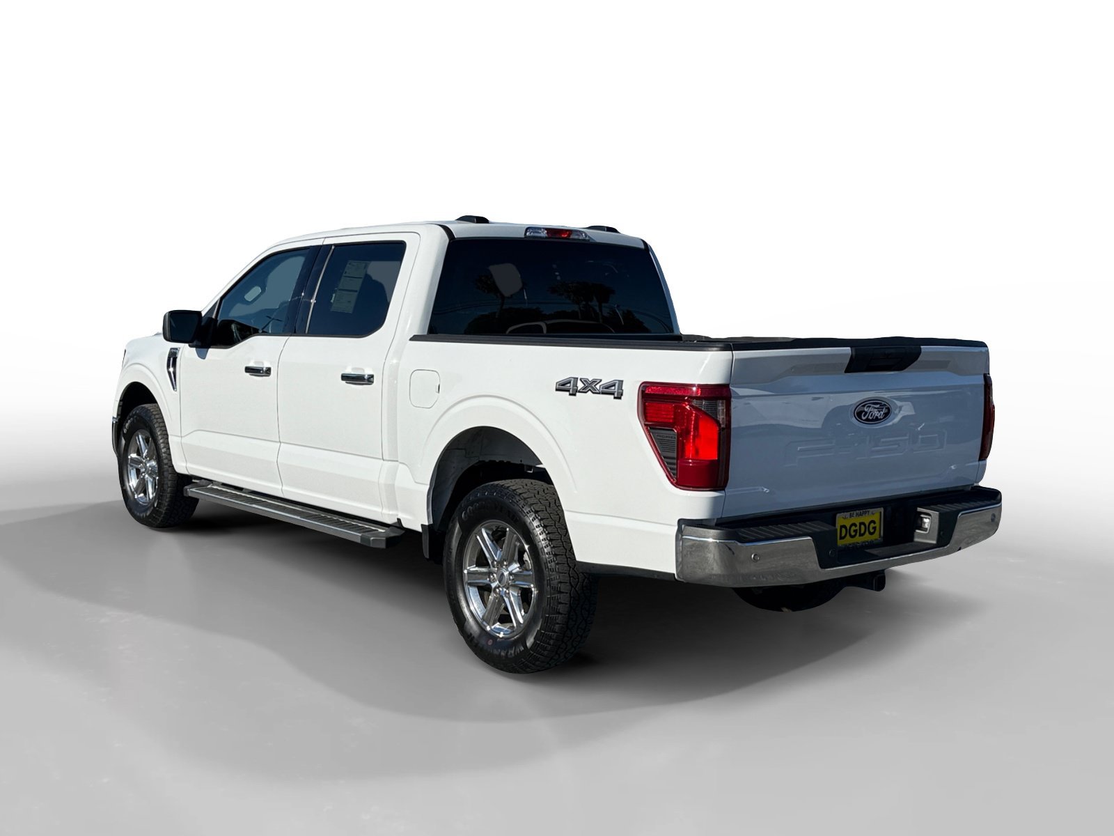 Certified Used 2025 Oxford White Ford XLT image 3