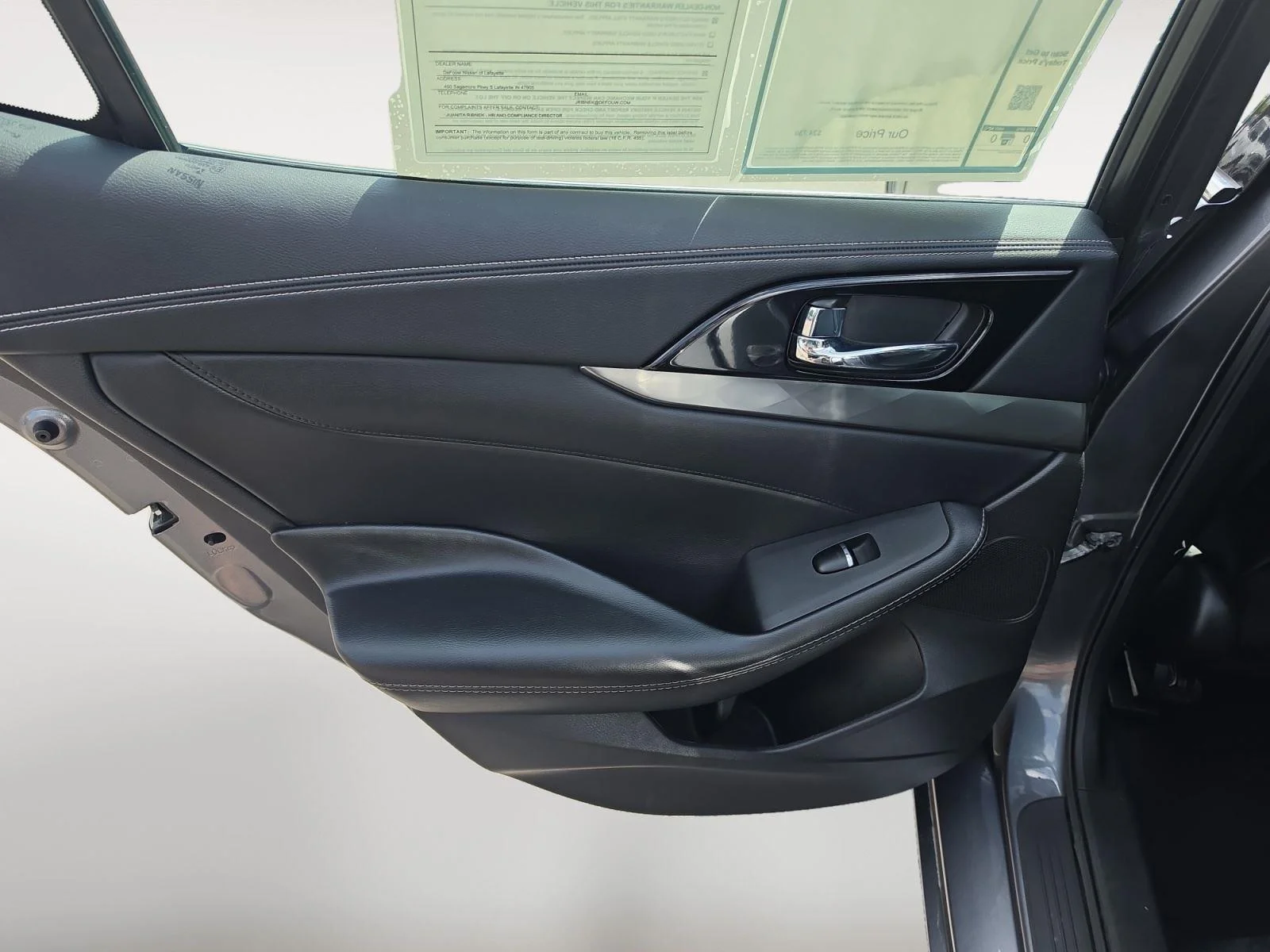 Used 2023 GRAY NISSAN SL SEDAN image 20