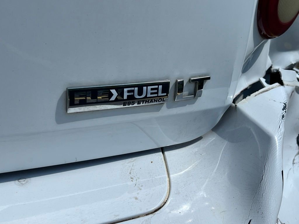 Used 2009 White Chevrolet LT image 9
