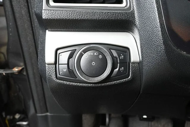 2017 Ford Explorer XLT - Photo 27