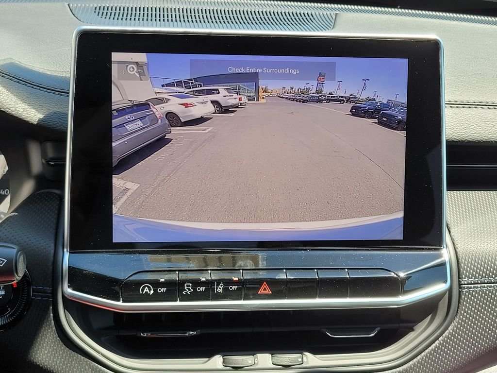 New 2026 White Jeep Latitude image 9