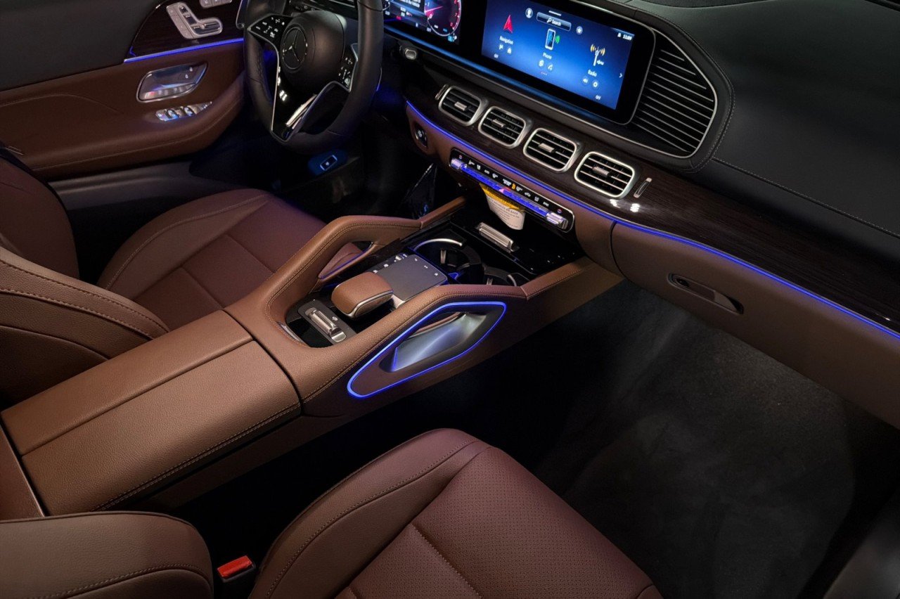 New 2026 Obsidian Black Metallic Mercedes-Benz GLS 450 4MATIC® SUV image 16