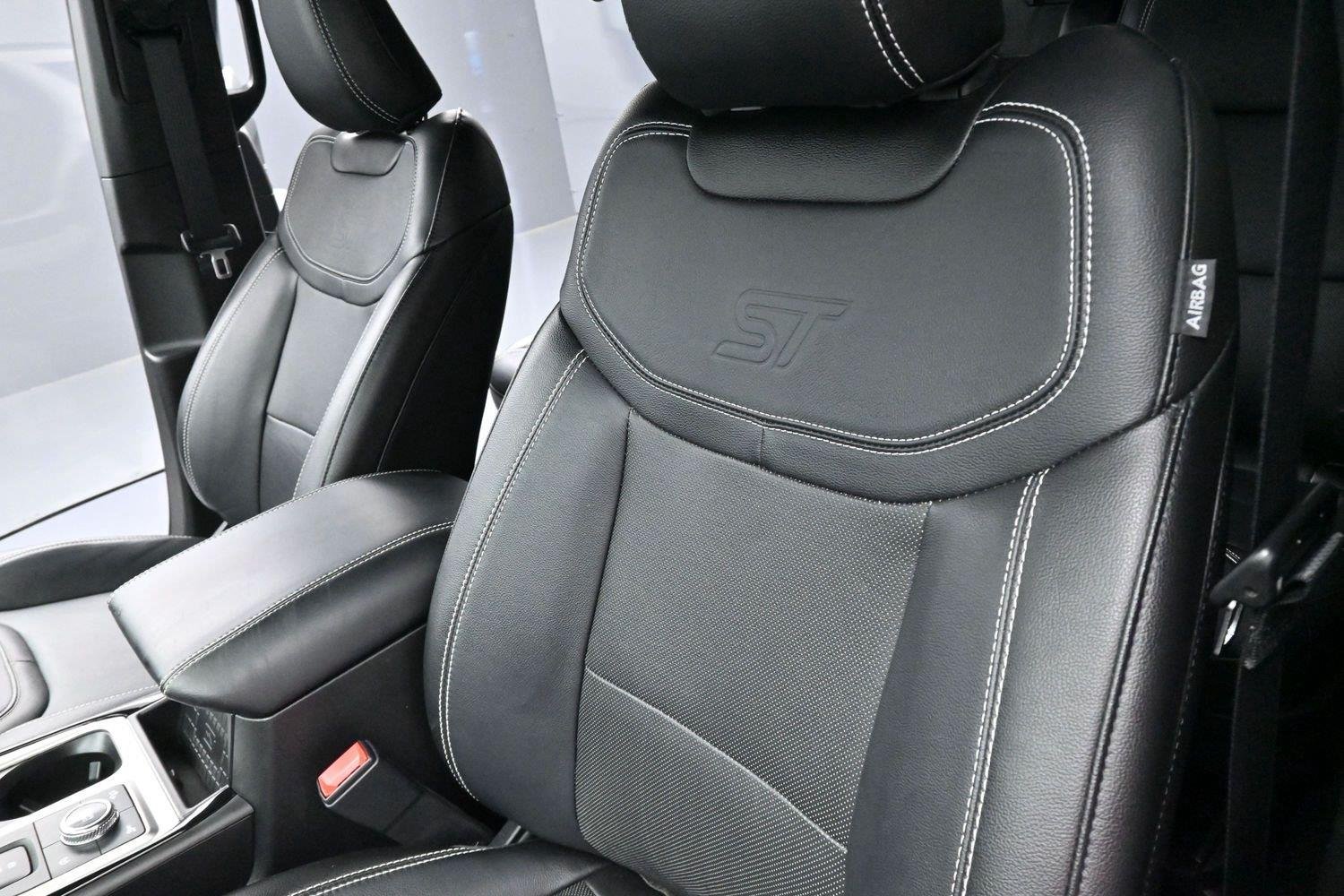 Used 2022 Star White Metallic Tri-Coat Ford ST image 18