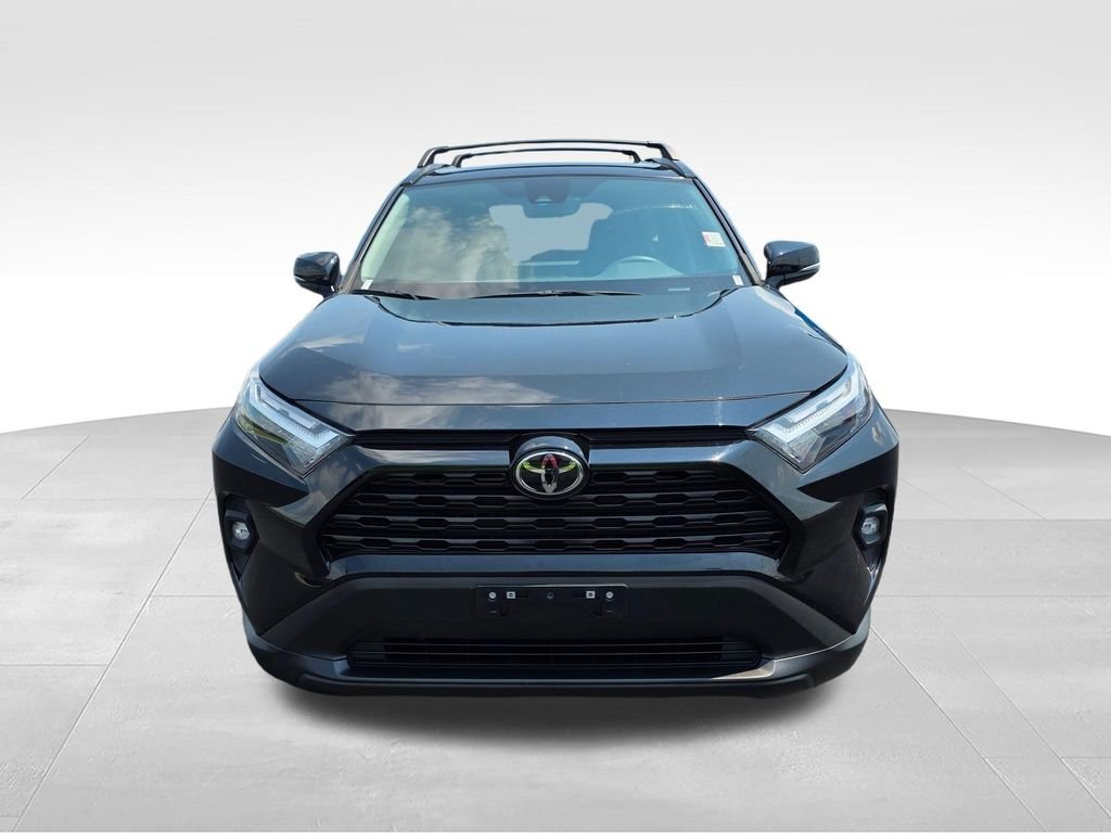 Used 2023 Black Toyota XLE Premium image 9