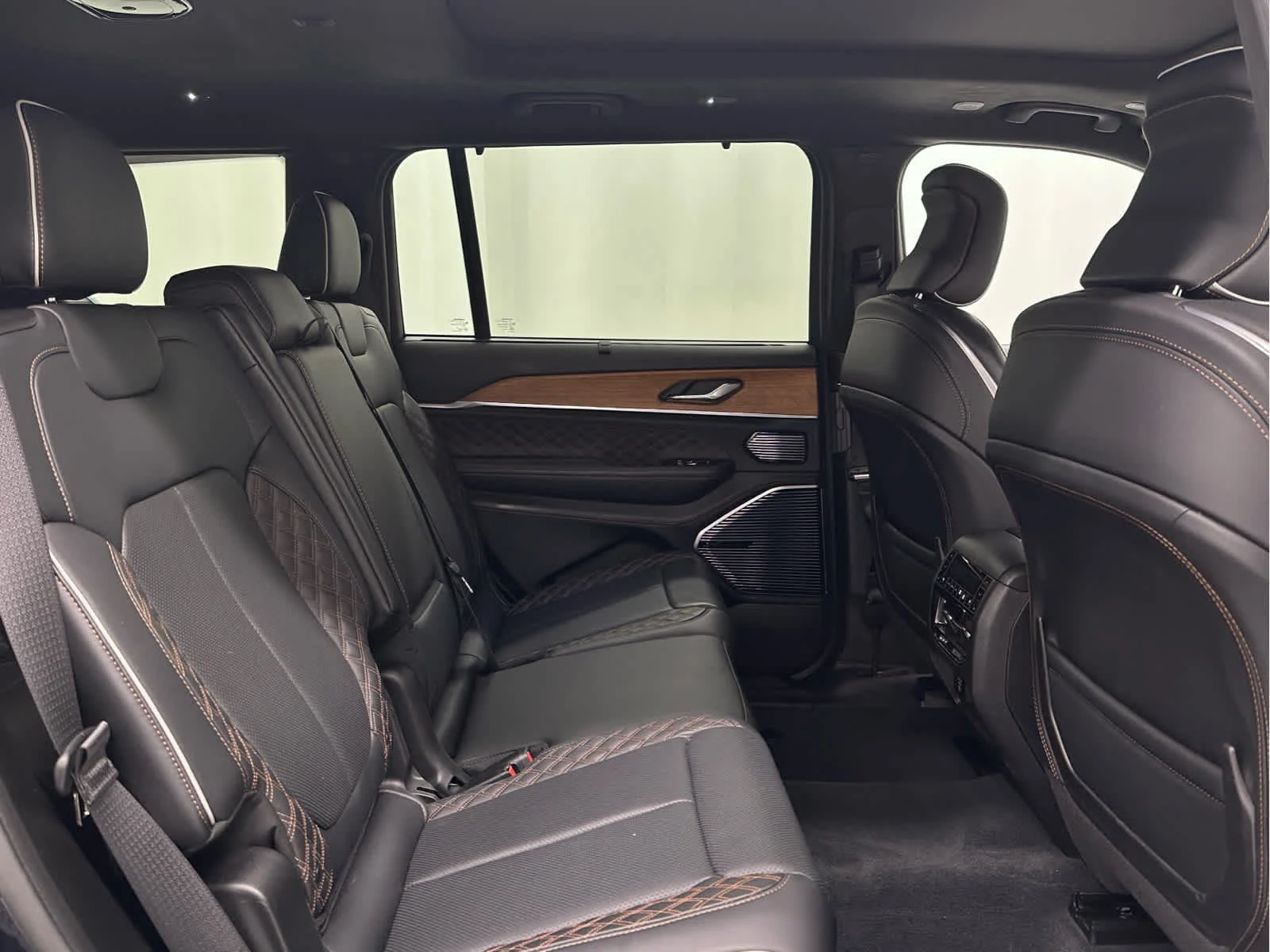 Used 2023 Midnight Sky Jeep Summit Reserve image 22