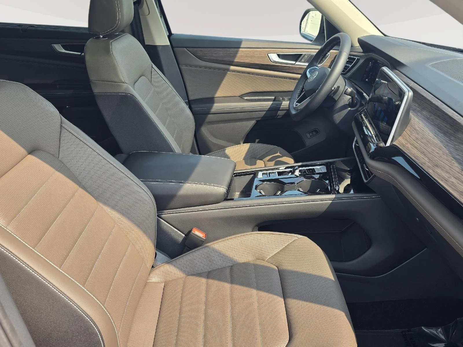 New 2026 Deep Black Pearl Volkswagen 2.0T SEL image 25