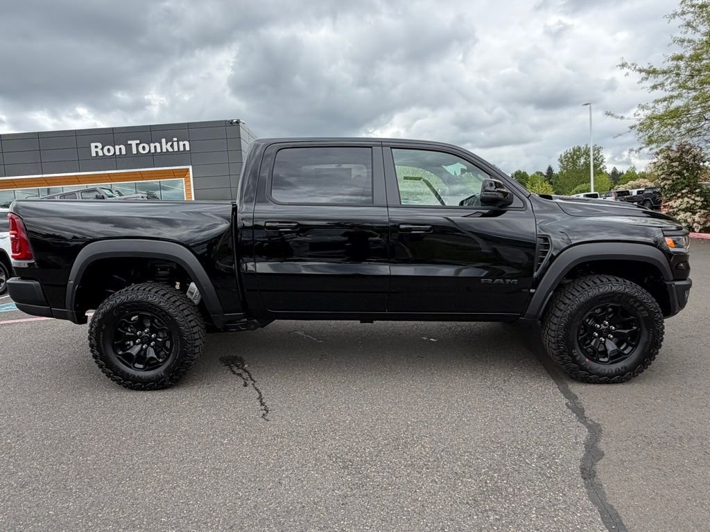 New 2026 Diamond Black Crystal Pearl-Coat Exterior Paint RAM RHO image 8