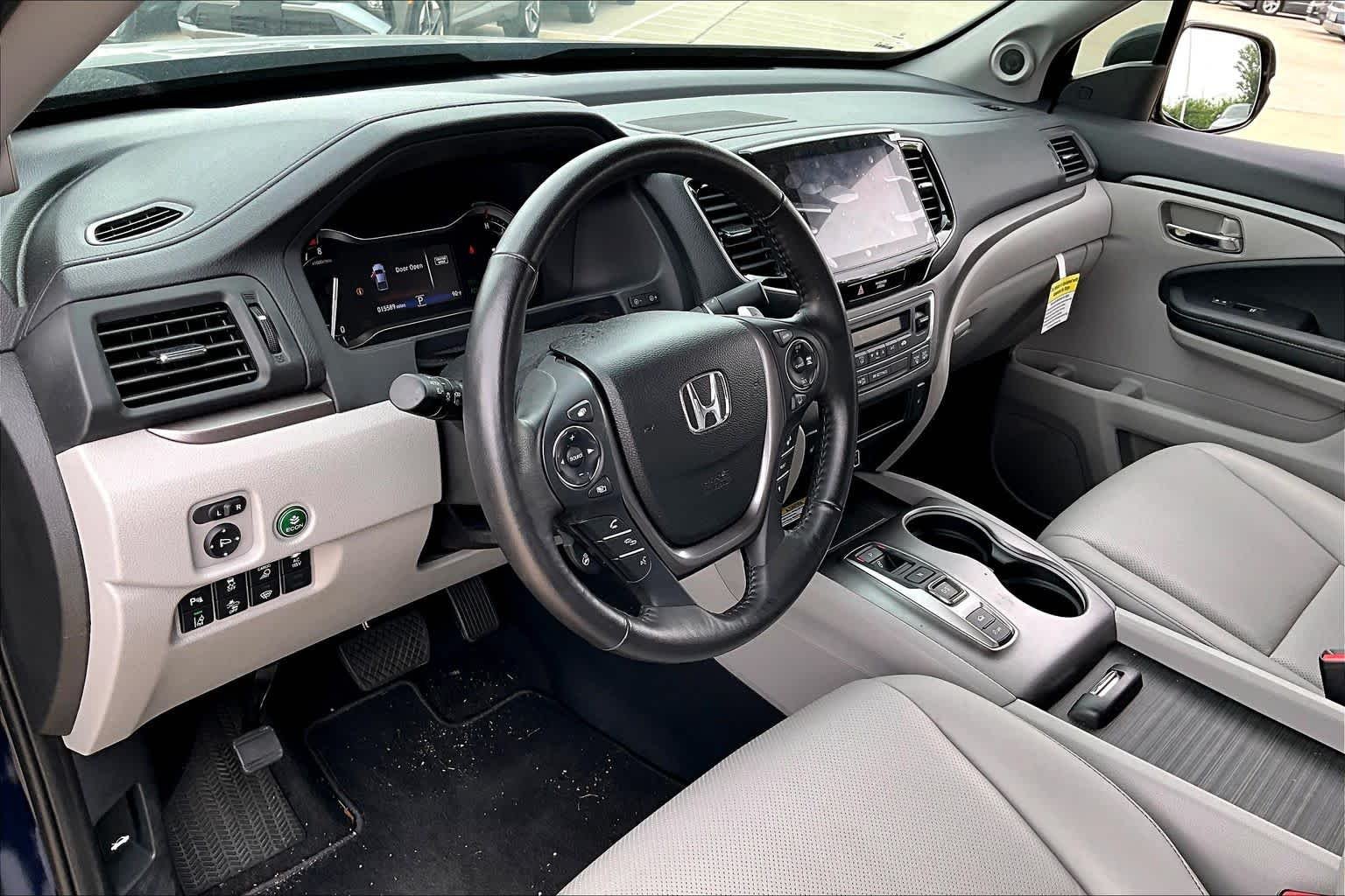 Used 2023 Obsidian Blue Pearl Honda RTL-E image 17