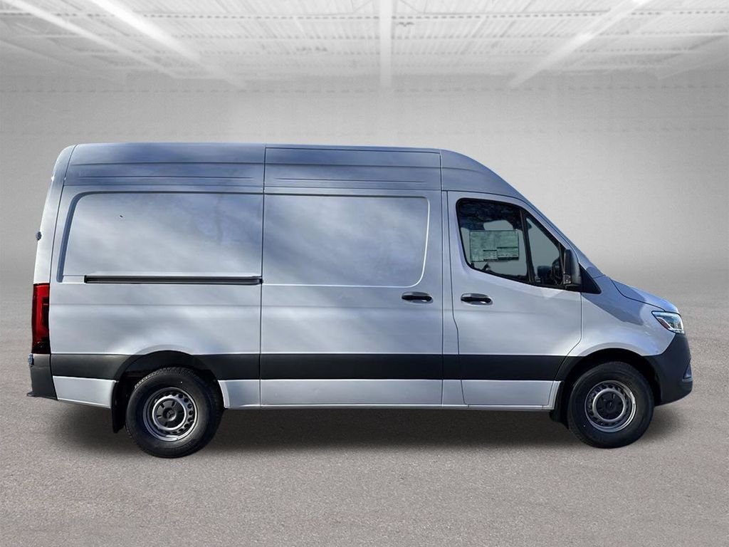 Used 2025 White Mercedes-Benz Cargo 144 WB image 6