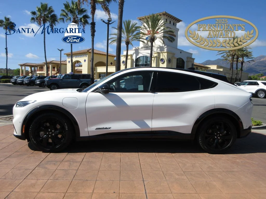 Certified Used 2023 White Metallic Ford Premium image 1