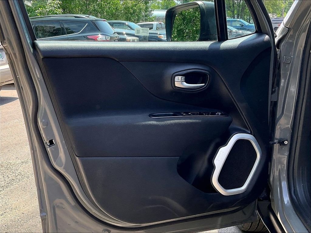 Used 2021 Gray Jeep Sport image 9