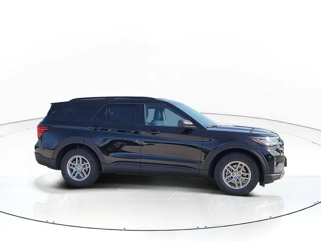 New 2027 Black Metallic Ford Active image 4